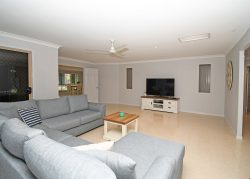 91 Sempfs Rd, Dundowran Beach QLD 4655, Australia