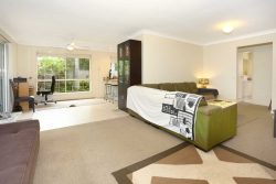 7 Drift Away Ct, Robina QLD 4226, Australia