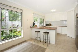 7 Drift Away Ct, Robina QLD 4226, Australia