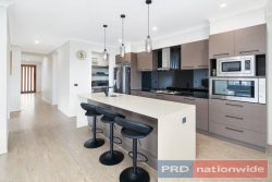 37 Shortridge Dr, Lucas VIC 3350, Australia