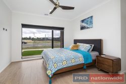 37 Shortridge Dr, Lucas VIC 3350, Australia