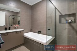 37 Shortridge Dr, Lucas VIC 3350, Australia