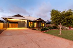 38 Spoonbill Ave, Djugun WA 6725, Australia