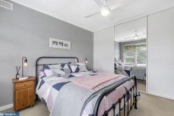 44 Knightsbridge Ave, Valley View SA 5093, Australia