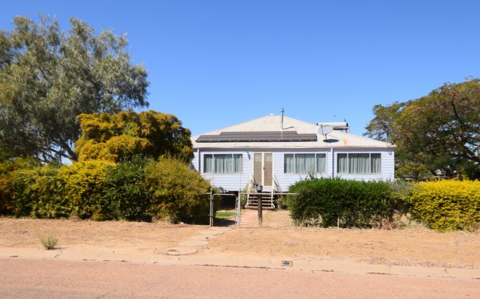 17 Wompoo Rd, Longreach QLD 4730, Australia