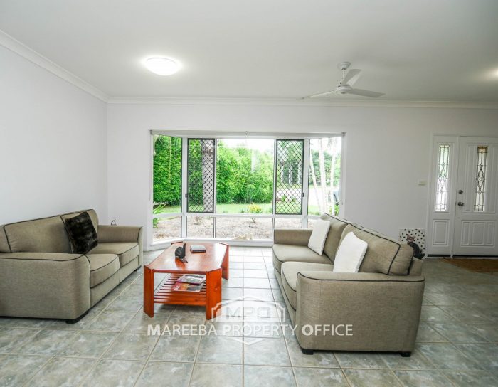 7 Debel Cl, Mareeba QLD 4880, Australia