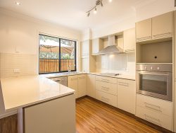 Unit 1/368 Pine Ridge Rd, Coombabah QLD 4216, Australia