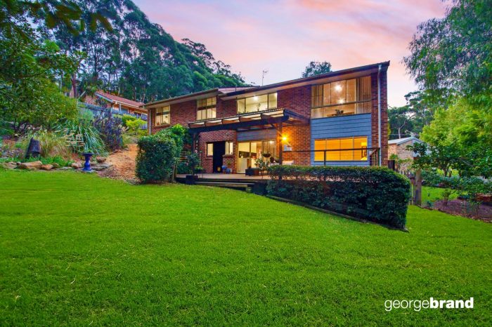 25 Walder Cres, Avoca Beach NSW 2251, Australia