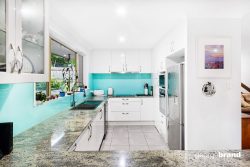 25 Walder Cres, Avoca Beach NSW 2251, Australia