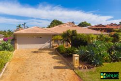 9 Lacebark Ct, Halls Head WA 6210, Australia