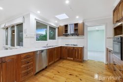 7 Dinadan Ct, Glen Waverley VIC 3150, Australia