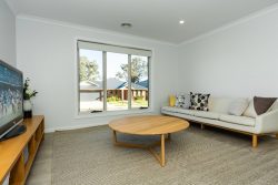 20 Osprey St, Thurgoona NSW 2640, Australia