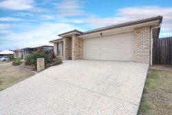 House 8/12 Walnut Cres, Lowood QLD 4311, Australia