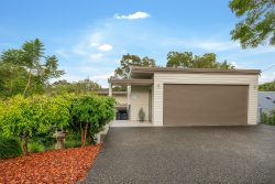 154 Grandview Rd, New Lambton Heights NSW 2305, Australia