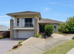 34 Lakeview Pl, Springfield Lakes QLD 4300, Australia