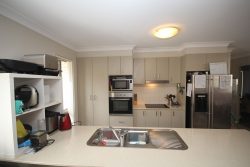 39A Harold Reinhardt Dr, Redbank Plains QLD 4301, Australia