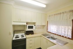 Unit 4/10 Blackett Ave, Young NSW 2594, Australia