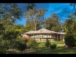 1 Camfield Pl, Bedfordale WA 6112, Australia