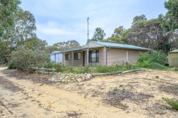 13 Christmas Tree Rise, Nilgen WA 6044, Australia