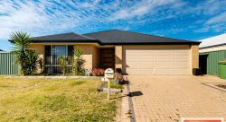 1 Cooeyup Cl, Ravenswood WA 6208, Australia