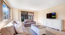 7 Cottlesloe Ct, West Wodonga VIC 3690, Australia