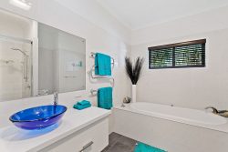 38 Eagle Beach Parade, Dundowran Beach QLD 4655, Australia