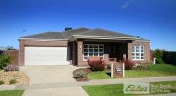 24 Gatehouse Dr, Eastwood VIC 3875, Australia