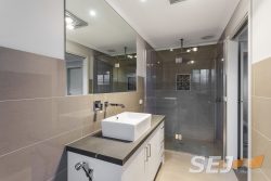 2/27 Henry St, Koo Wee Rup VIC 3981, Australia