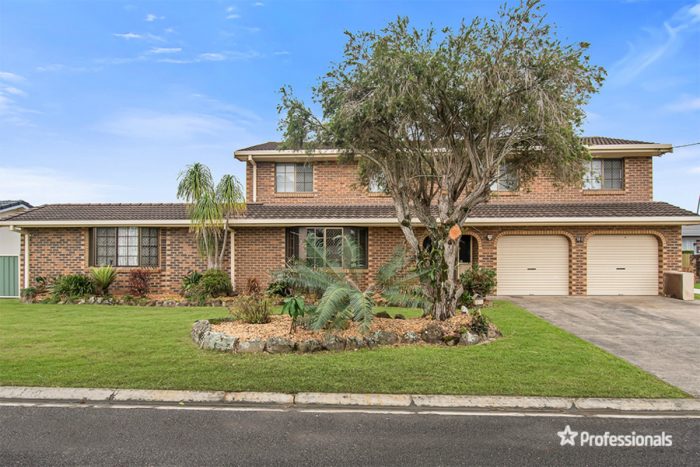 19 Howard Cres, West Ballina NSW 2478, Australia