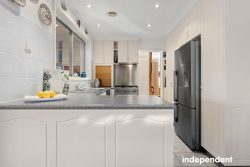 5 Breden Pl, Crestwood NSW 2620, Australia