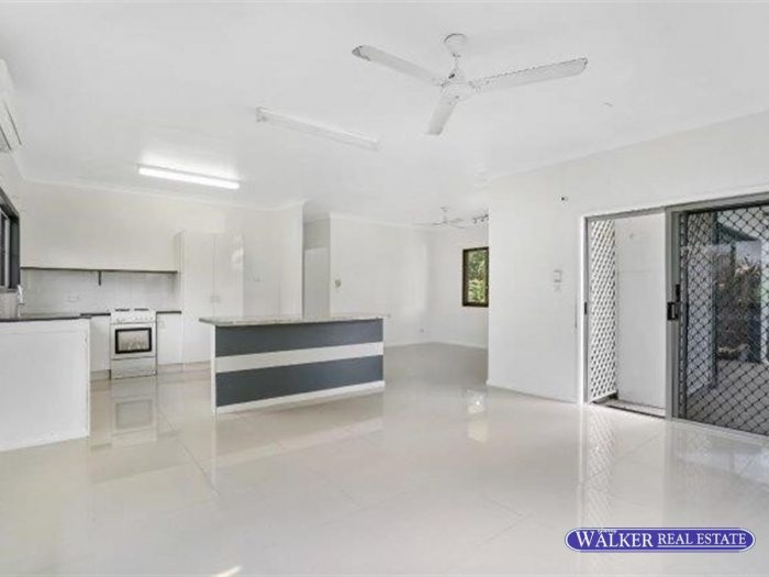 10 Kangaroo St, Bentley Park QLD 4869, Australia