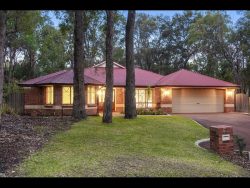 7 Protector Grove, Roleystone WA 6111, Australia