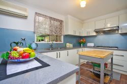 26 Atkinson St, Ballan VIC 3342, Australia