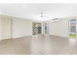 10 Hedgerose Way, Parkhurst QLD 4702, Australia