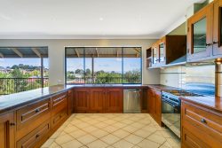 26 Highfield Dr, Aberfoyle Park SA 5159, Australia