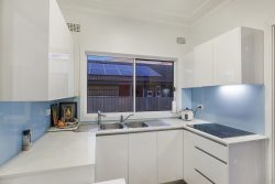 21 Pratley St, Woy Woy NSW 2256, Australia