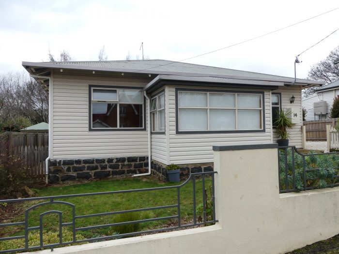 14 E Barrack St, Deloraine TAS 7304, Australia