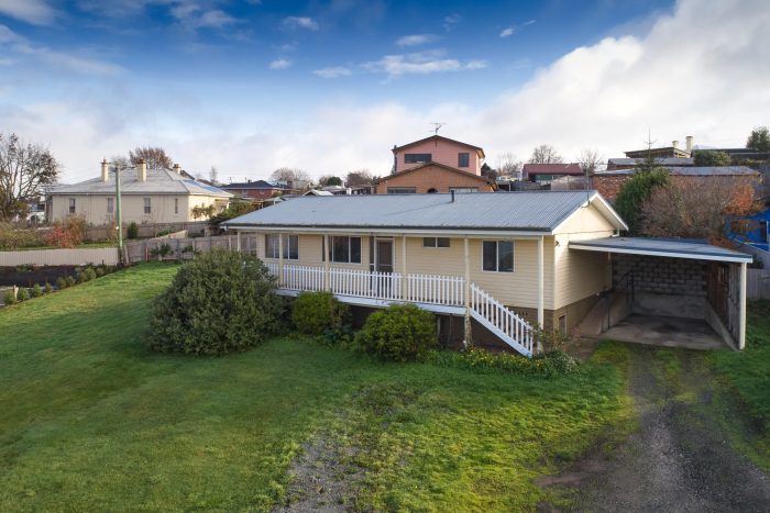 41 Parsonage St, Deloraine TAS 7304, Australia