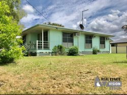 28 Long St, Blackwater QLD 4717, Australia