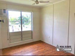 28 Long St, Blackwater QLD 4717, Australia