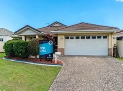 17 Christina Ryan Way, Arundel QLD 4214, Australia