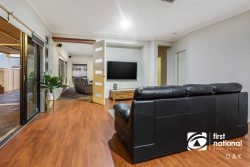 32 The Avenue, Caroline Springs VIC 3023, Australia