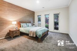 32 The Avenue, Caroline Springs VIC 3023, Australia