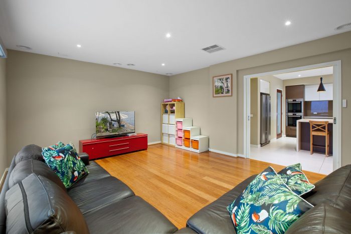 2 Julie Rd, Croydon VIC 3136, Australia