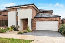 6 Crystal Rd, Melton South VIC 3338, Australia