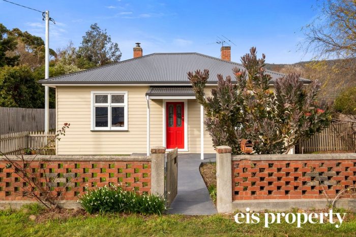 Unit 1/100 Main St, Huonville TAS 7109, Australia