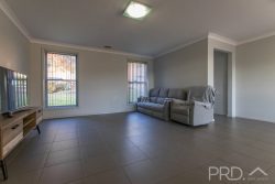 6 Eberlin Pl, Tumut NSW 2720, Australia