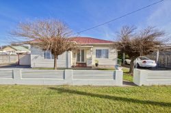 Unit 1/12 Walker St, Ulverstone TAS 7315, Australia