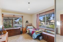 1 Huon Ct, Frankston North VIC 3200, Australia