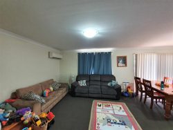 13 John Howe Cct, Muswellbrook NSW 2333, Australia